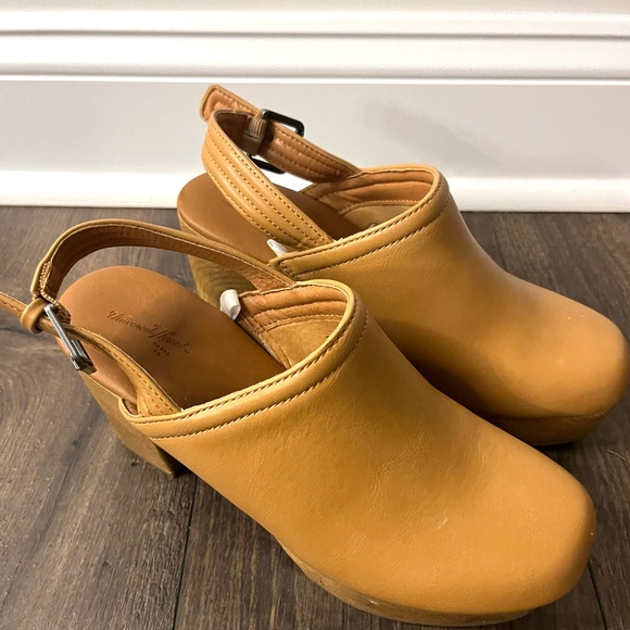 UNIVERSAL THREAD - Watson Platform Clog Heels Tan - Women’s Size 8 - Picture 2 of 8